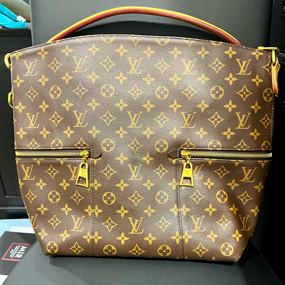 Louis Vuitton Melie purse